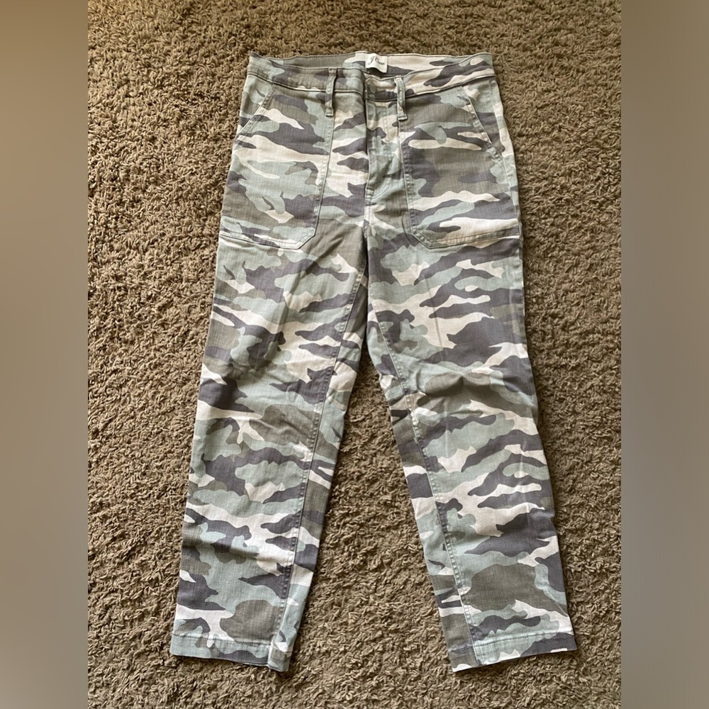 J. Crew Womens Vintage straight Leg Crop pant. Size 29